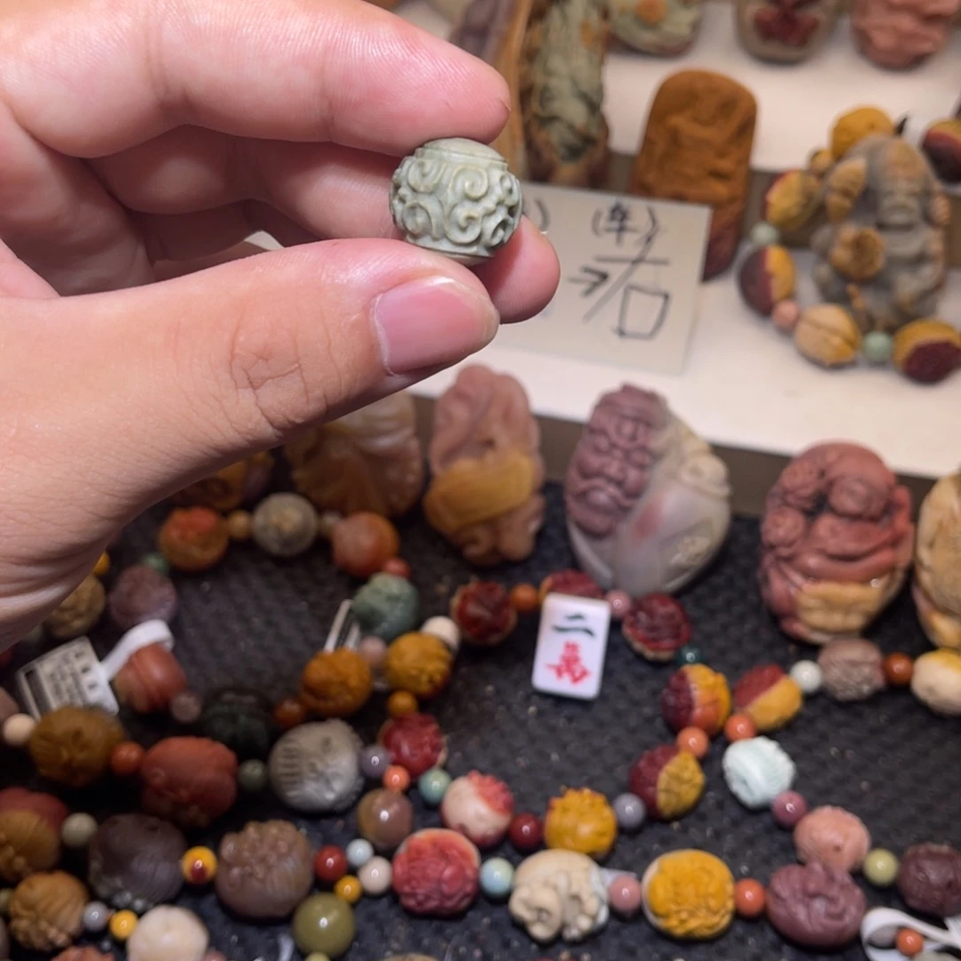 未镶嵌手串石英质玉（阿拉善玉）