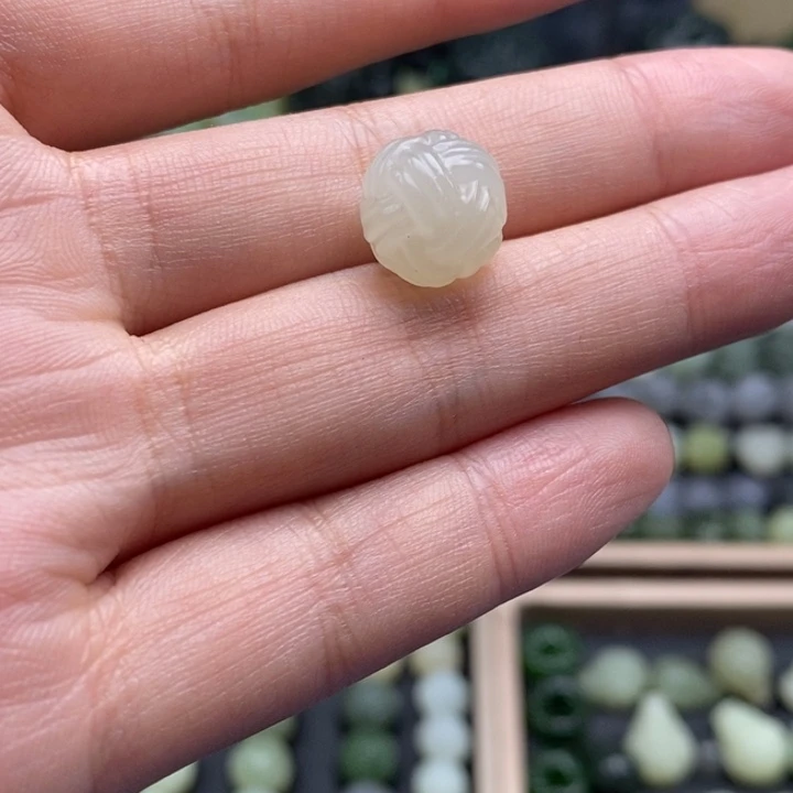 未镶嵌和田玉（糖玉）珠宝半成品