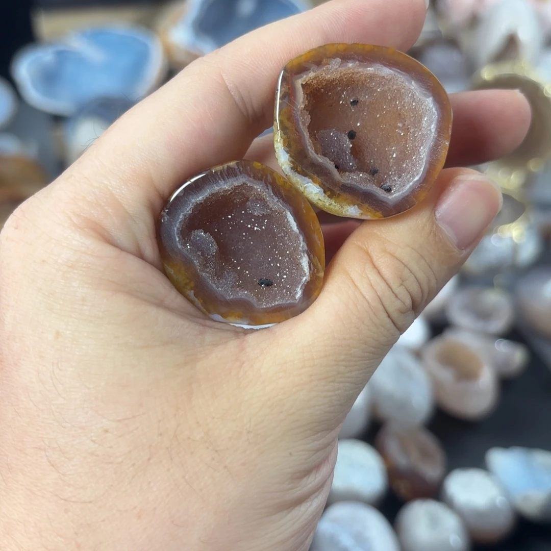 玛瑙/玉髓未镶嵌珠宝奇石