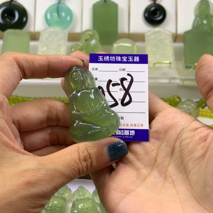 【闪购商品】蛇纹石玉未镶嵌颈饰放*