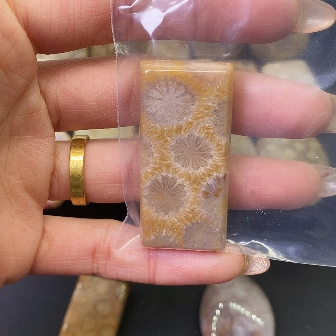 硅化玉颈饰合金时****铺