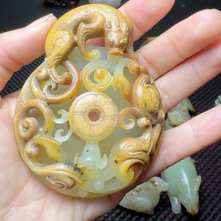 和田玉挂件未镶嵌子*