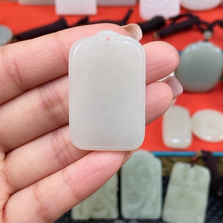 【闪购商品】颈饰未镶嵌和田玉