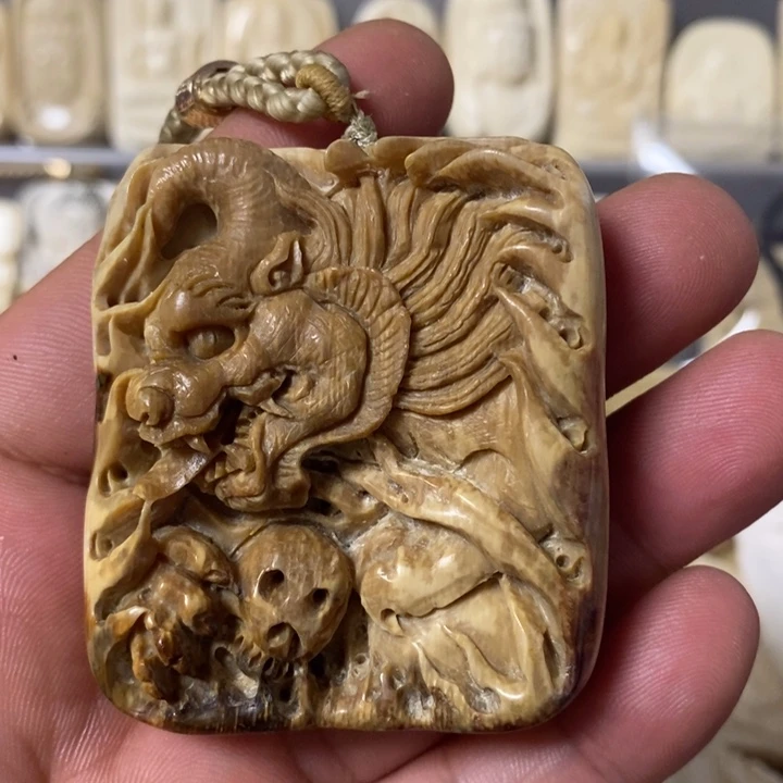 ?****?天然猛犸牙雕刻品