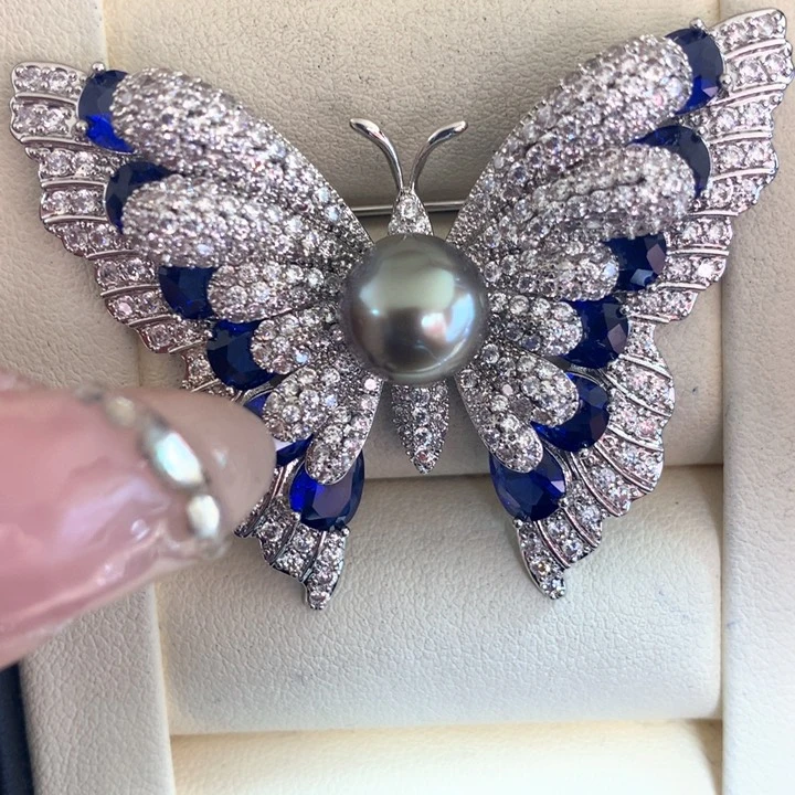 未镶嵌胸饰海水珍珠