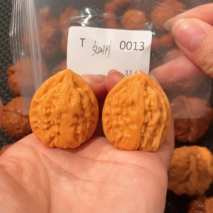 文玩核桃吊坠文山33