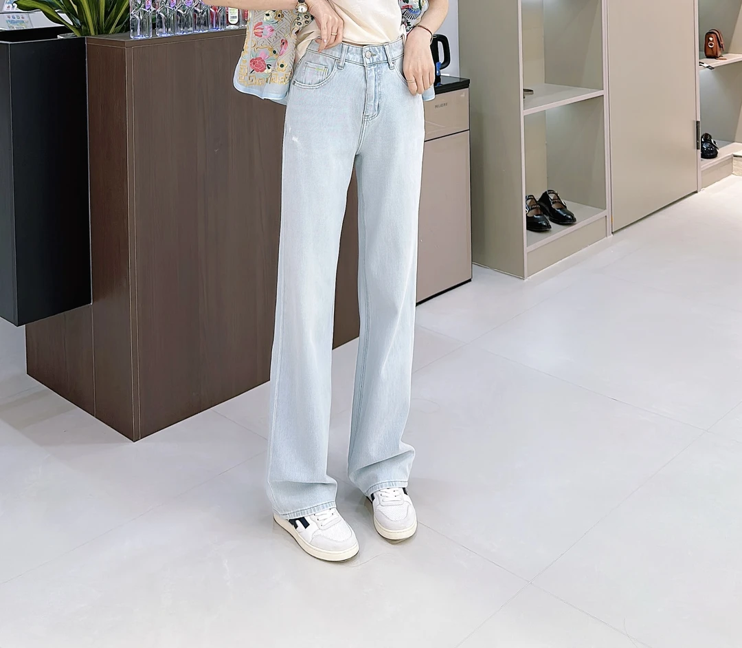 春夏款薄款水洗蓝色显瘦高级百搭款女款牛仔裤