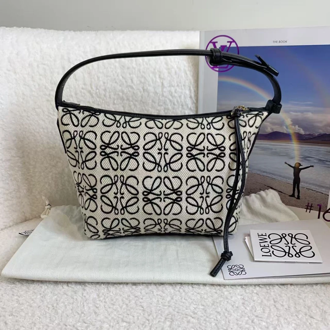 99新 LOEWE/罗意威 壹臻/米黑色饭盒cubihobo 小号 84325032