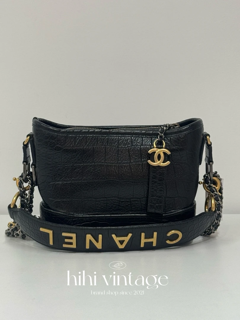 99新 Chanel/香奈儿 19A 黑色压纹牛皮流浪小号单肩包 13881047