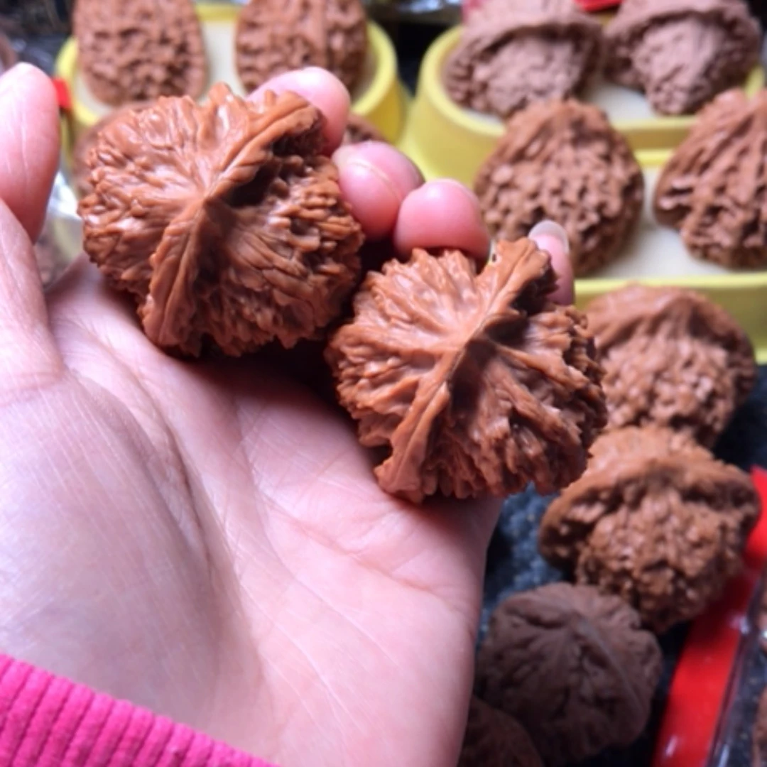 【闪购商品】皇冠尺寸43