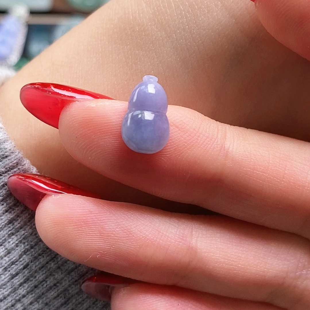 翡翠未镶嵌颈饰葫芦