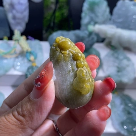 【闪购商品】颈饰未镶嵌翡翠花生