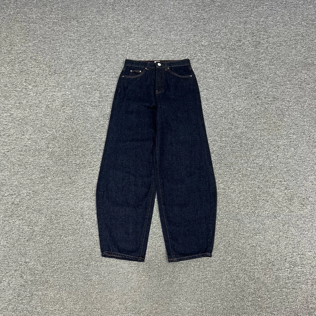99新 AMIPARIS toteme 水洗蓝弯刀牛仔裤 25码 99新