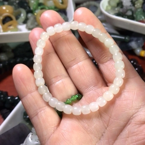 未镶嵌手链和田玉(糖玉)娜**妮
