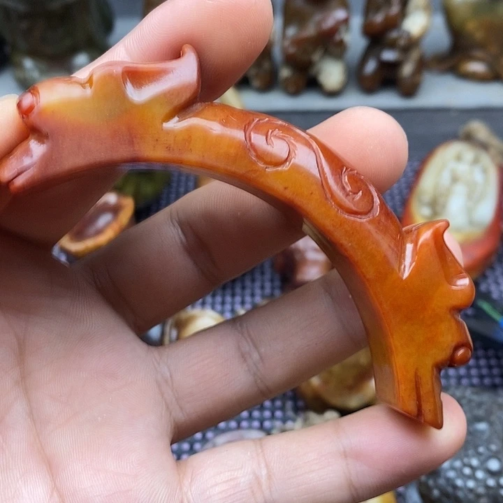 未镶嵌蛇纹石玉颈饰