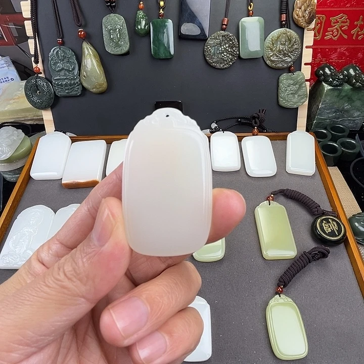 @***）玉白三五圆头祥云牌