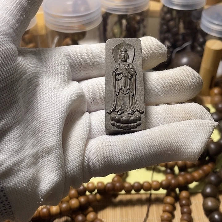 檀香木老山檀香阴沉牌子观音