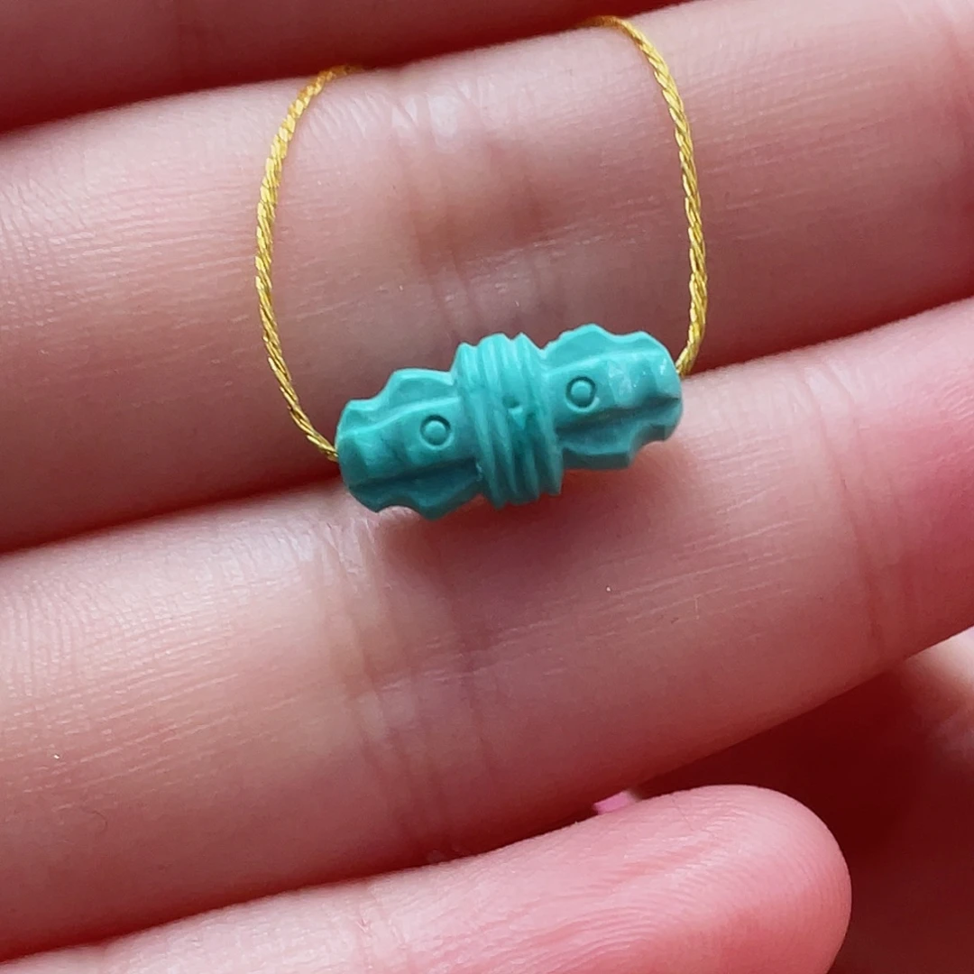 绿松石颈饰未镶嵌