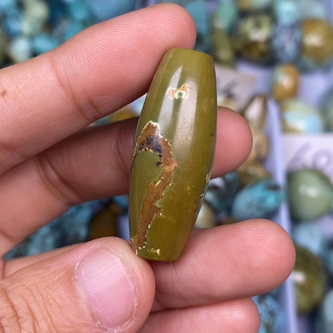 绿松石未镶嵌挂件