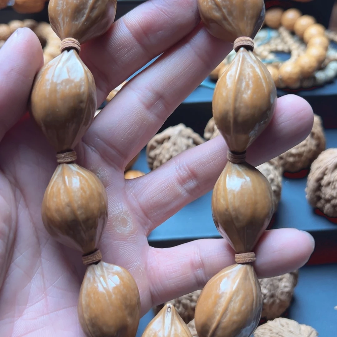 把件桃核梅林铁盒