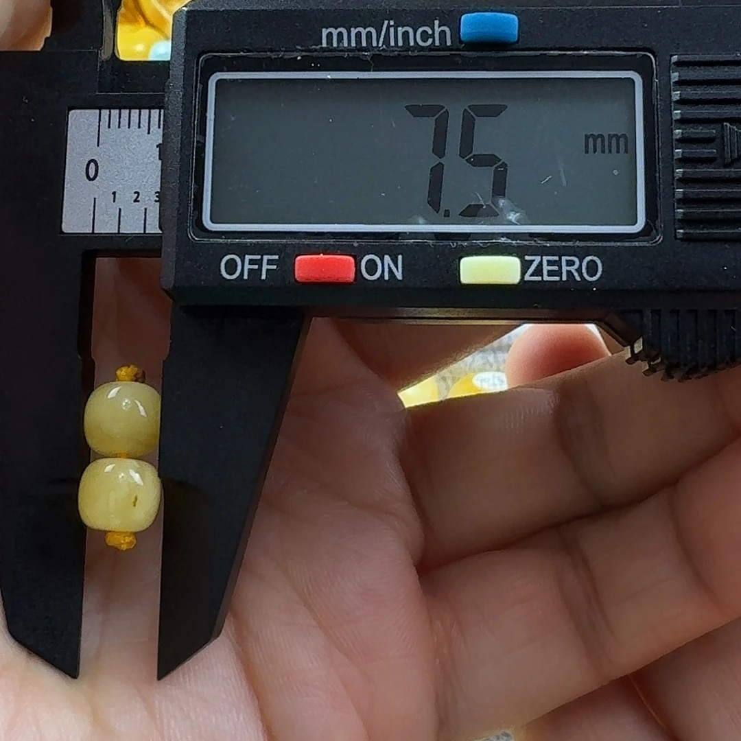蜜蜡未镶嵌裸石12杂