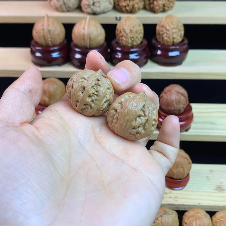 吊坠文玩核桃鹰眼石