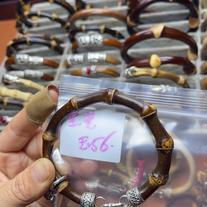 鸡翅木宝****怡我们在这里