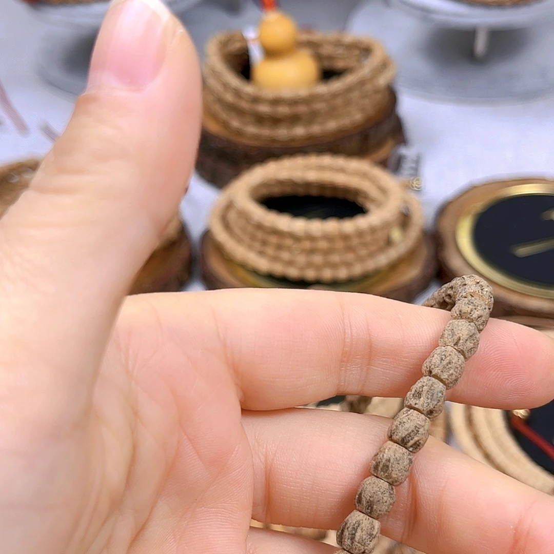 柏香籽/百香籽吊坠H**？