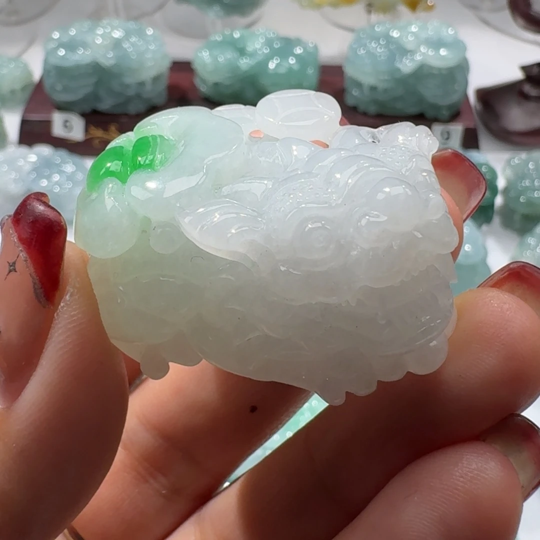 定制翡翠未镶嵌樱**磊貔貅