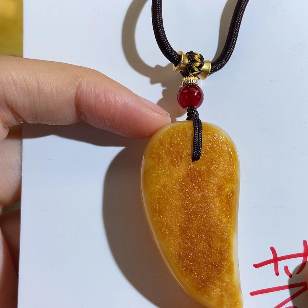 定制琥珀未镶嵌琥珀的