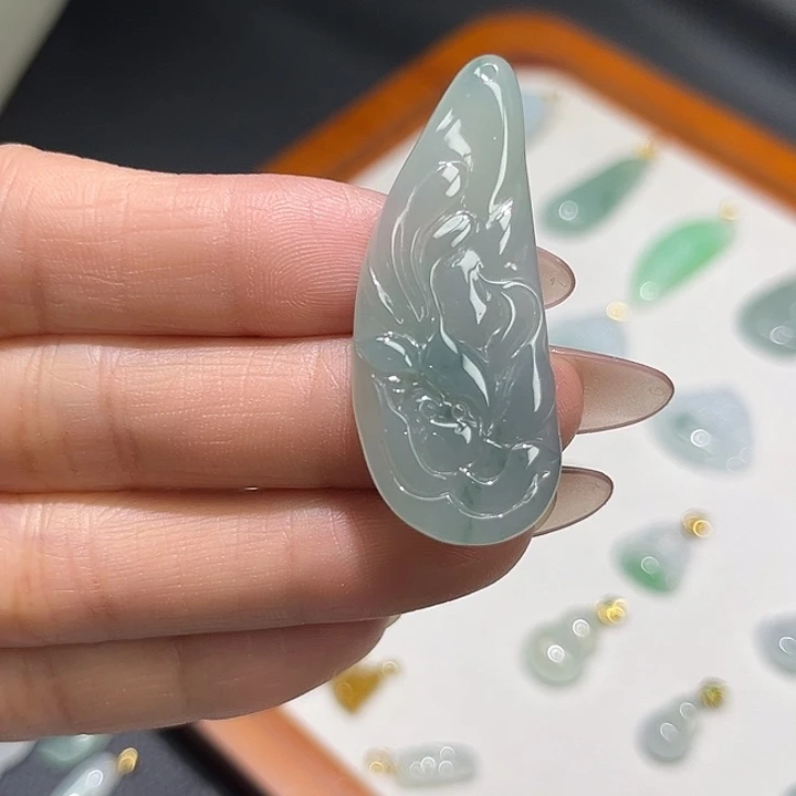 翡翠未镶嵌颈饰翡翠