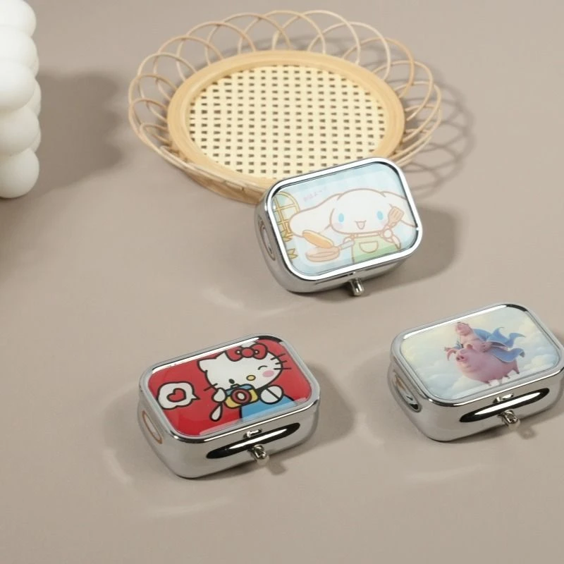 kitty卡通分格小金属药盒便携耳饰收纳H&E可爱迷你随身防潮密封盒