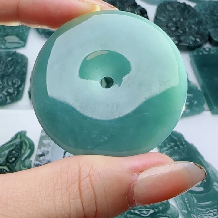 颈饰未镶嵌翡翠多样性发货天然的A货翡翠