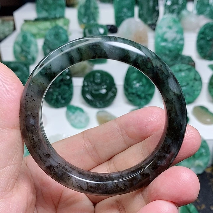 未镶嵌独山玉颈饰