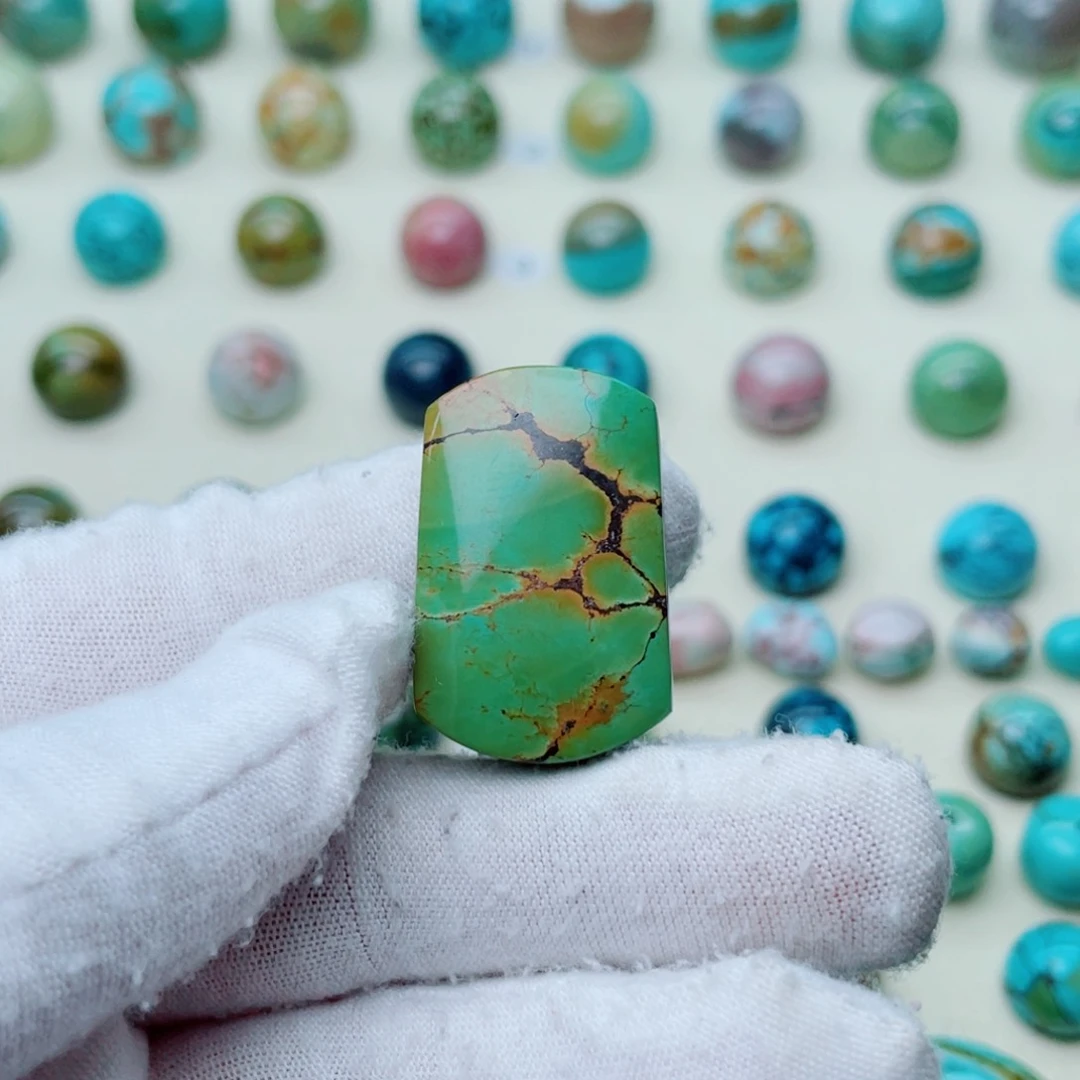 未镶嵌绿松石珠宝奇石