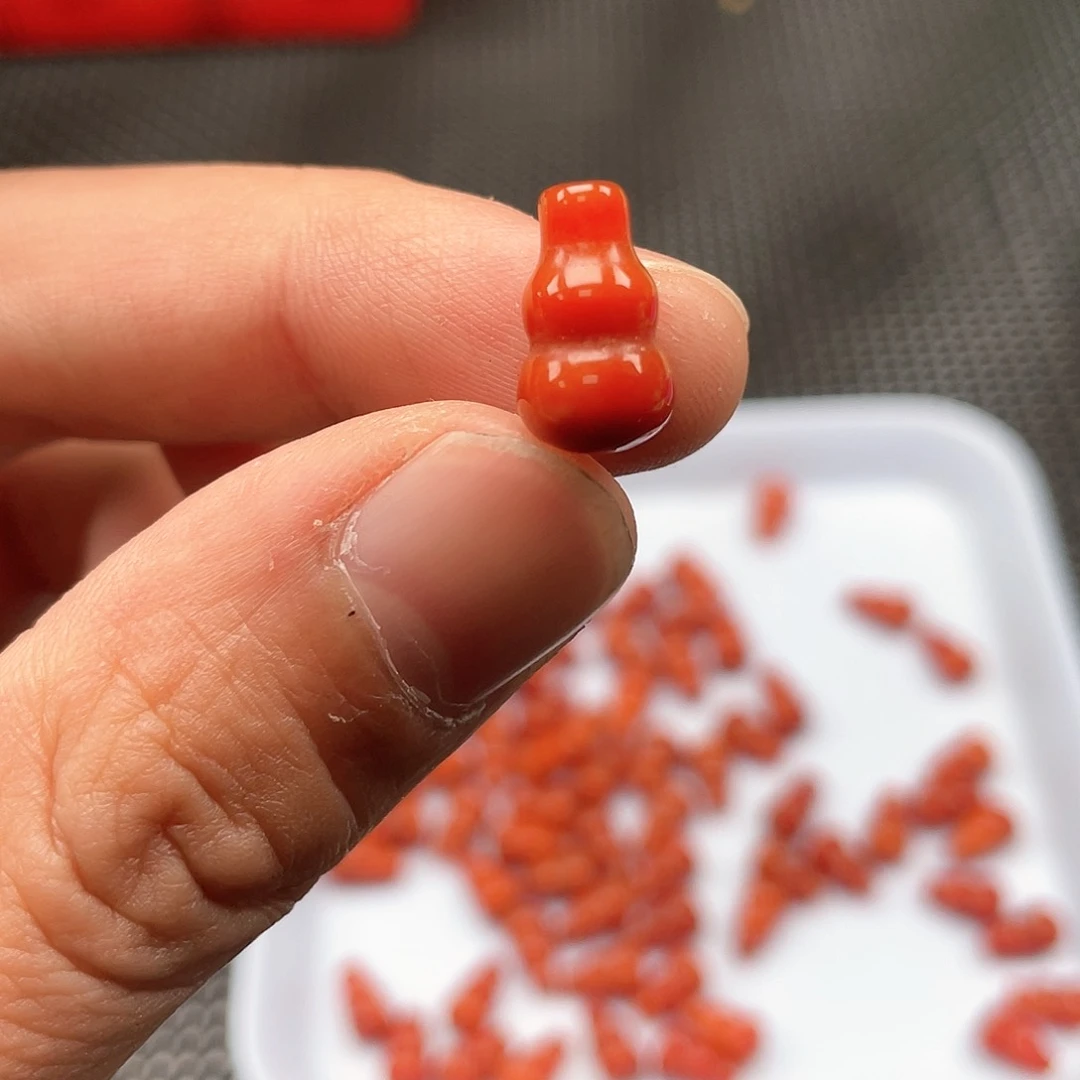 南红玛瑙9号 8*13柿子红葫芦一颗未镶嵌