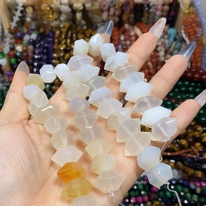 玛瑙/玉髓未镶嵌珠宝半成品白玛瑙双尖卡18-20mm20颗