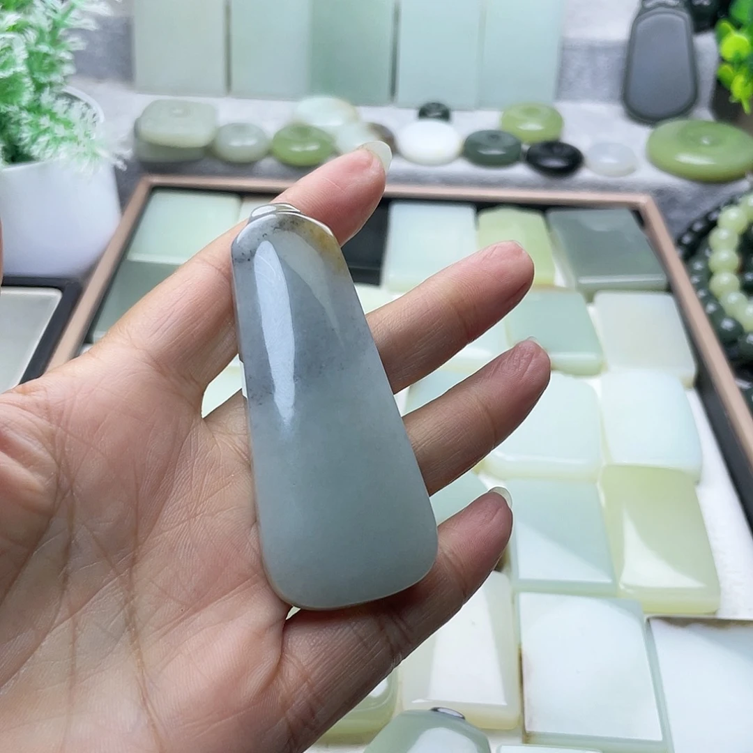 颈饰未镶嵌和田玉（糖玉）星**语