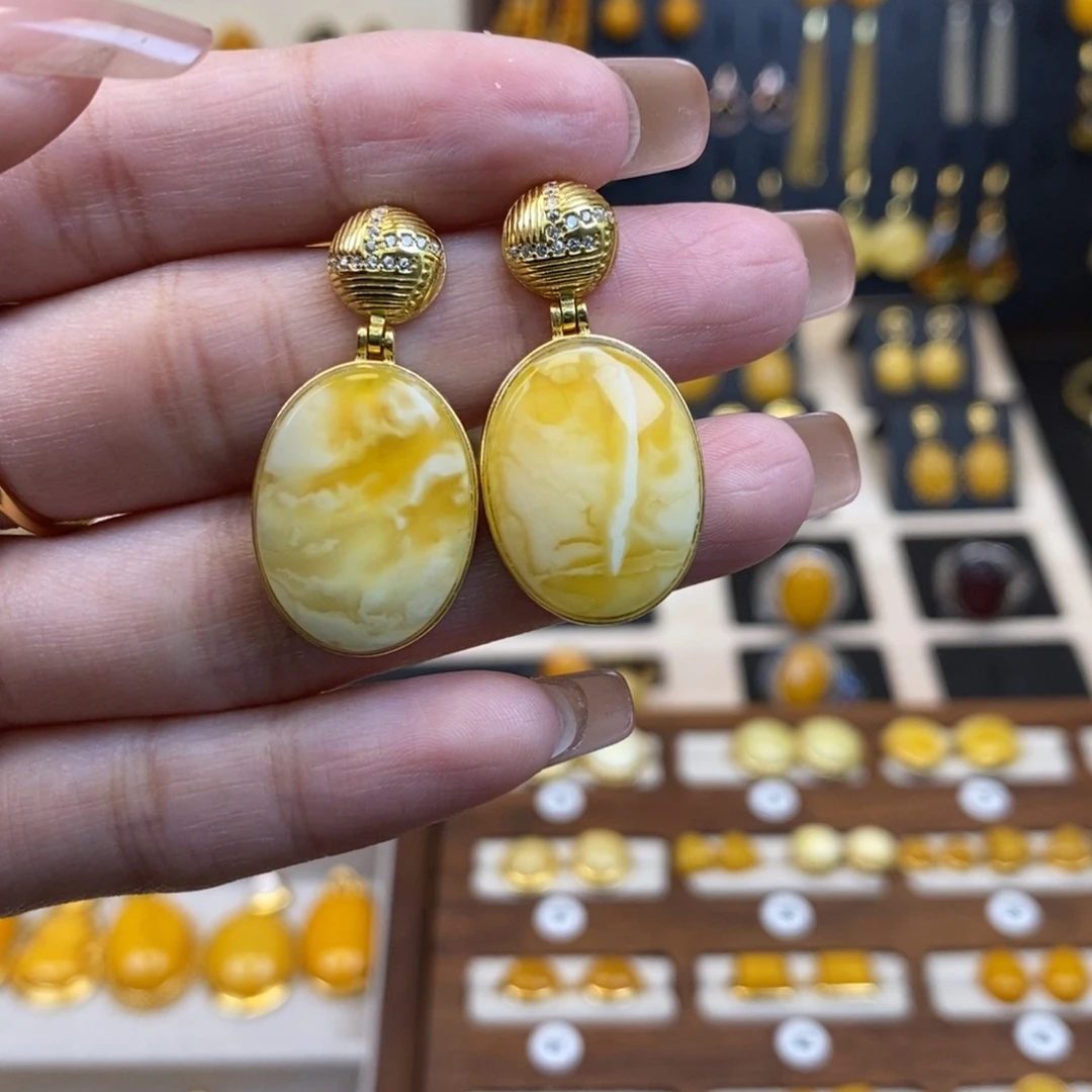 裸石琥珀未镶嵌成品