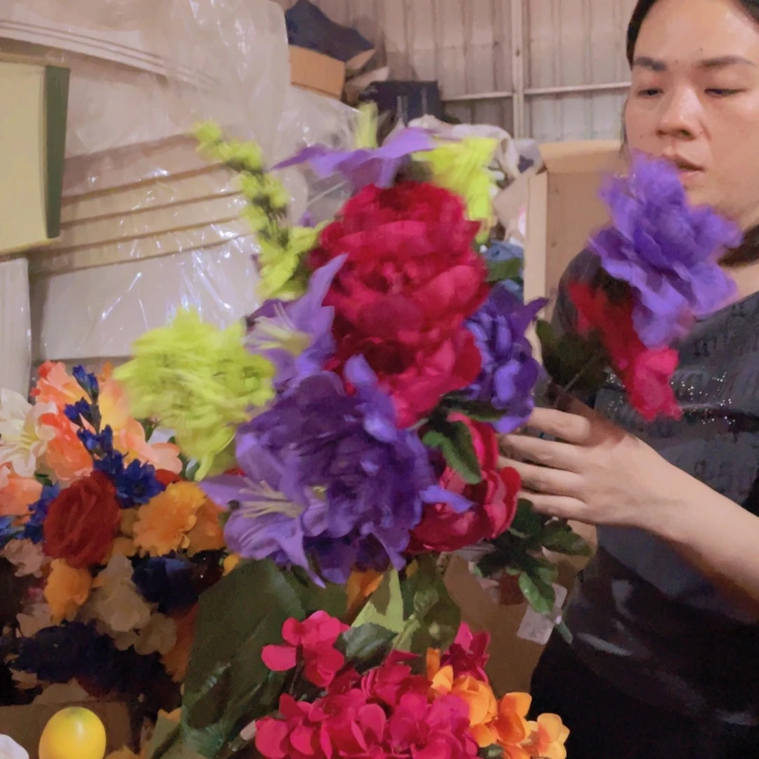 陶瓷花瓶，仿真绿植。