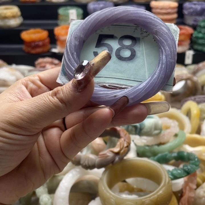 石英岩玉未镶嵌手镯