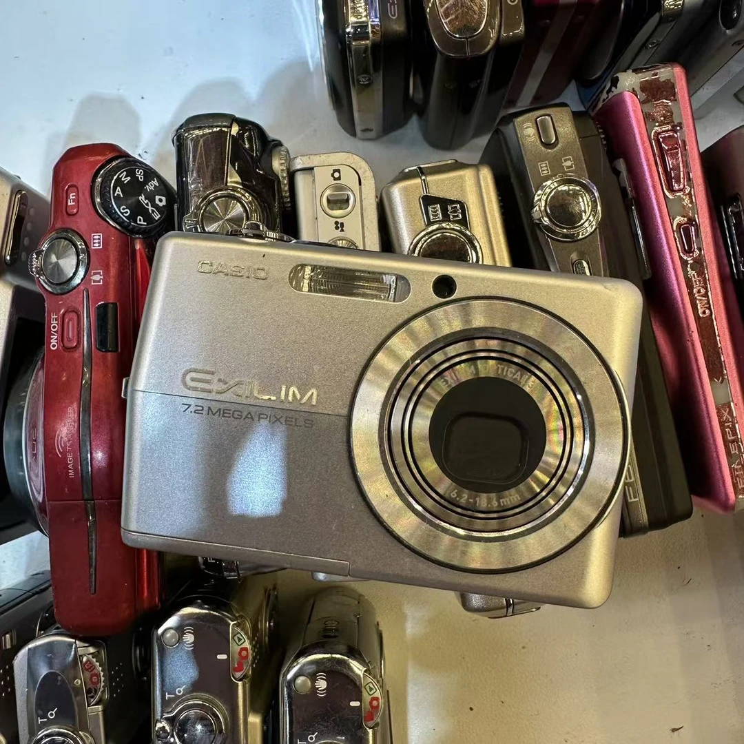 9新 Casio/卡西欧 卡西欧Z700 720万像素 3倍变焦 配件齐全