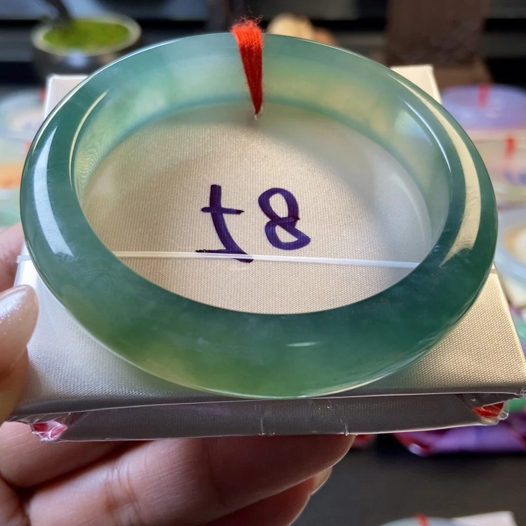 翡翠未镶嵌手镯37冰透啤酒瓶绿