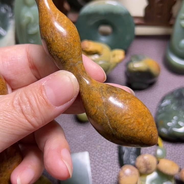 好***云岫岩河磨玉（透闪石质玉）未镶嵌颈饰