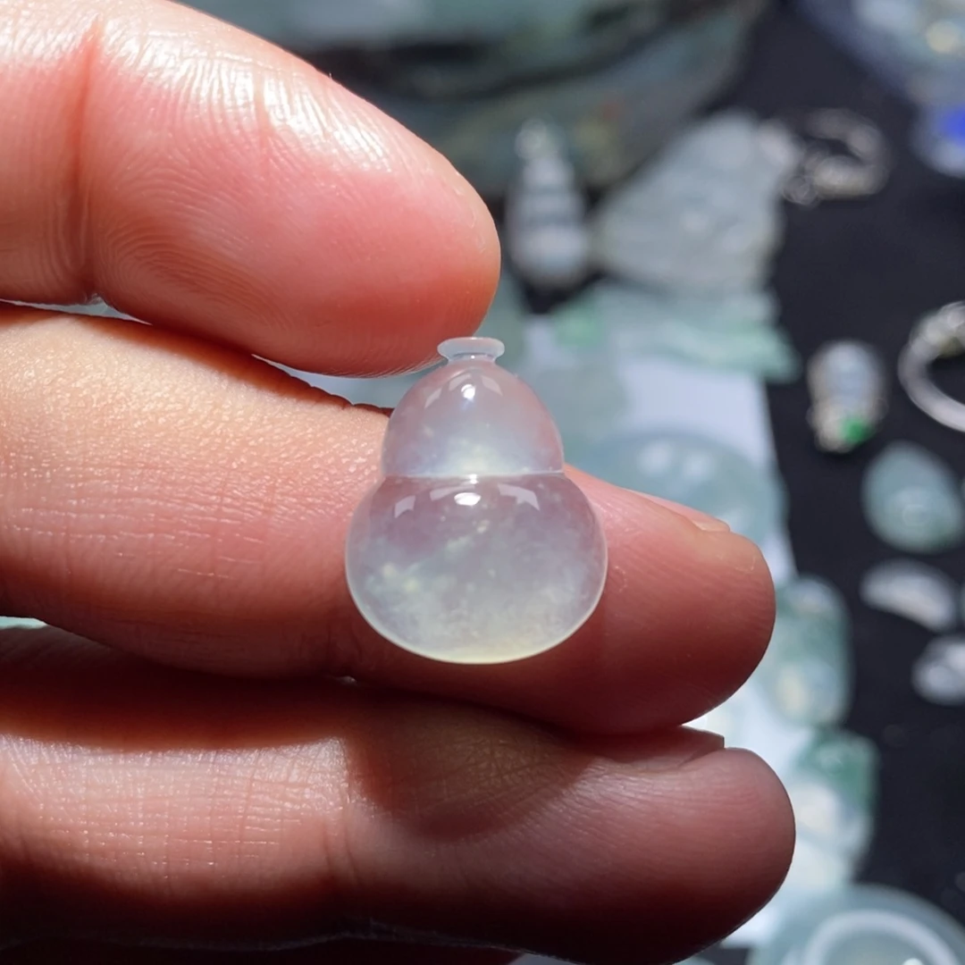 翡翠颈饰未镶嵌葫芦