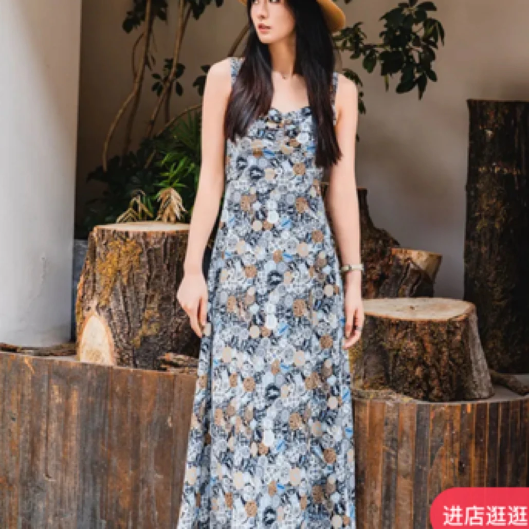 GIRDEAR/哥弟春夏新款时尚百搭复古法式碎花吊带连衣裙长裙150028