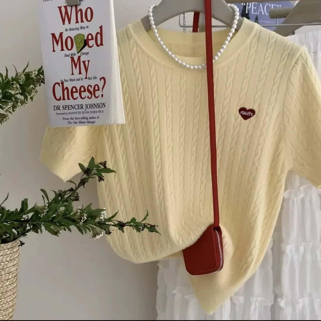 2025夏季简约针织短袖圆领麻花爱心刺绣正肩纯色薄款针织衫