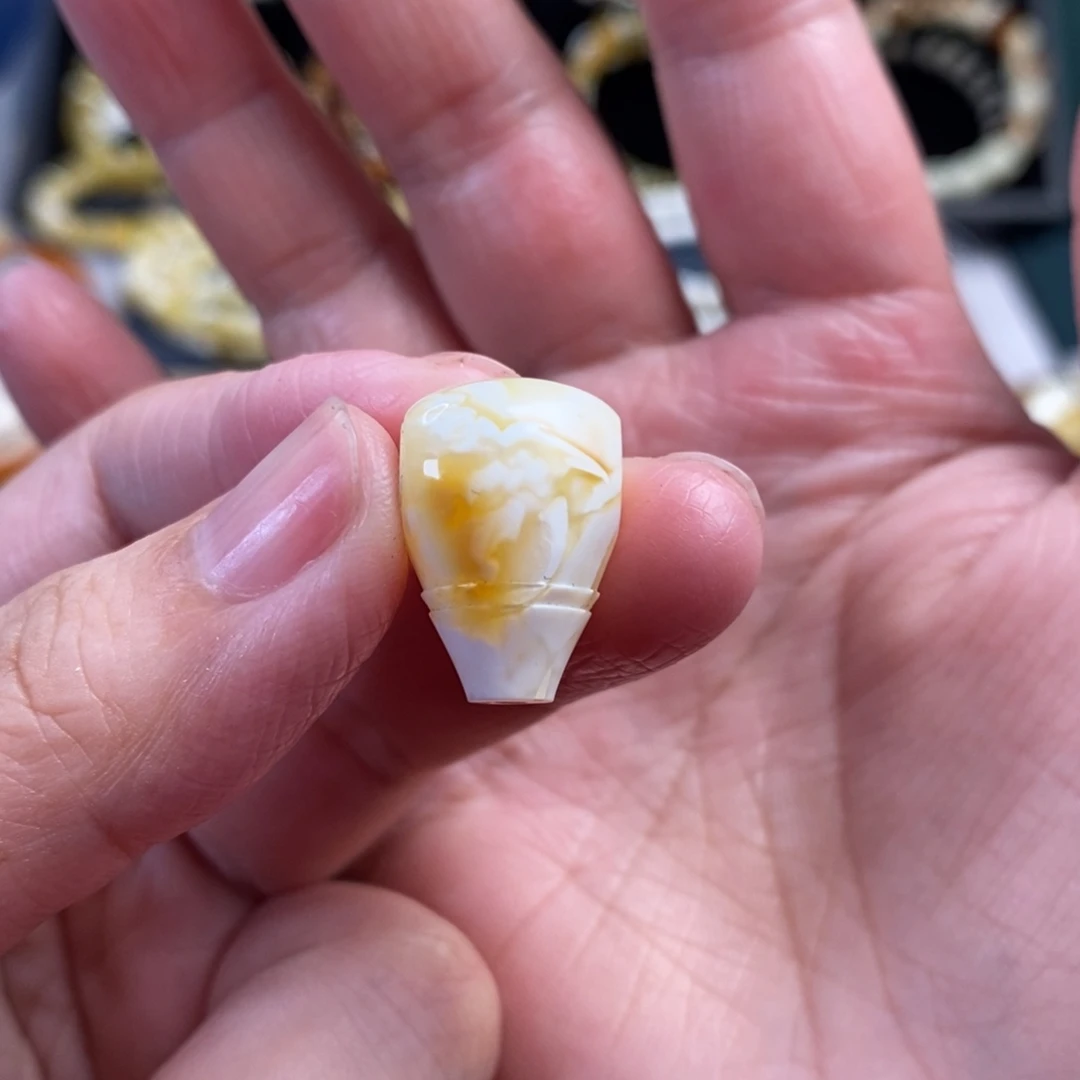 裸石蜜蜡未镶嵌沁色瓷白妖花三通13