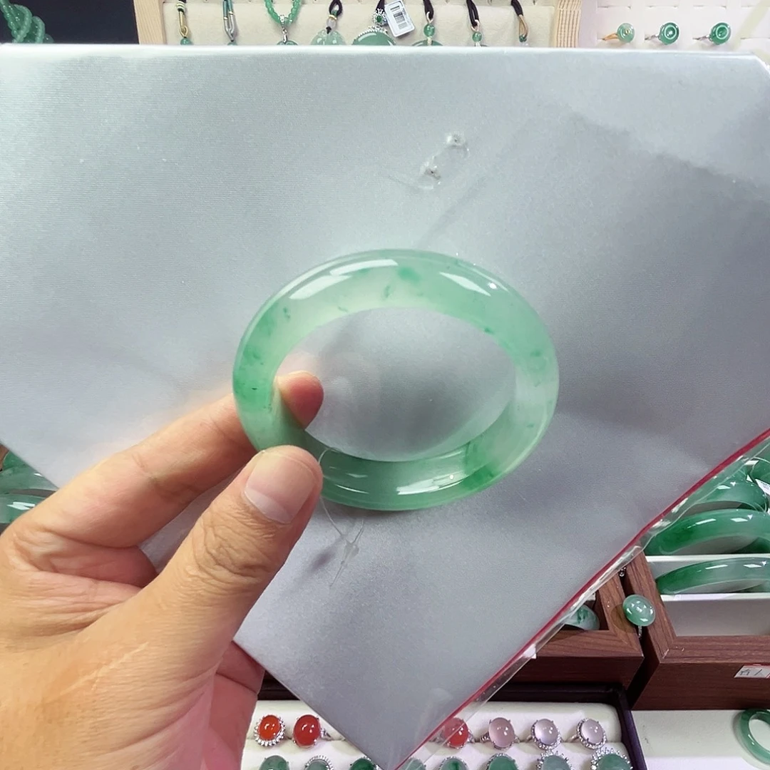 石英质玉未镶嵌手镯55