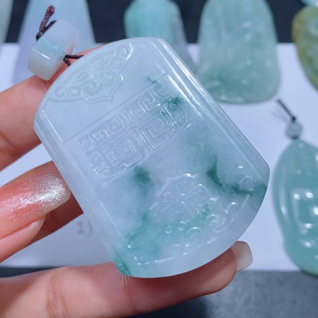 定制翡翠吊坠未镶嵌